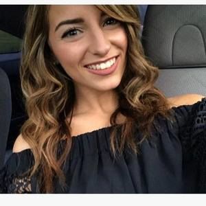 Meet your Posher, Daniella